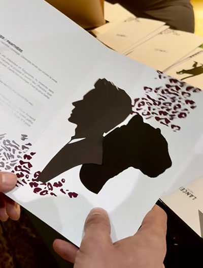 Silhouette artistique sur carnet à motif léopard, collaboration La Silhouettiste x The Rising Line
