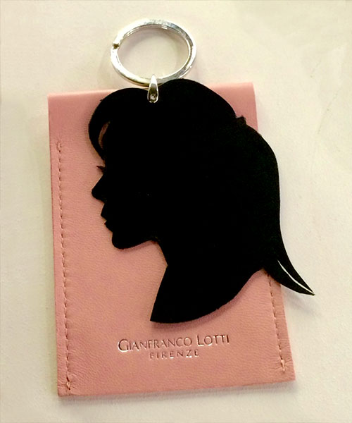 Porte-clés en cuir personnalisé avec silhouette, collaboration Gianfranco Lotti